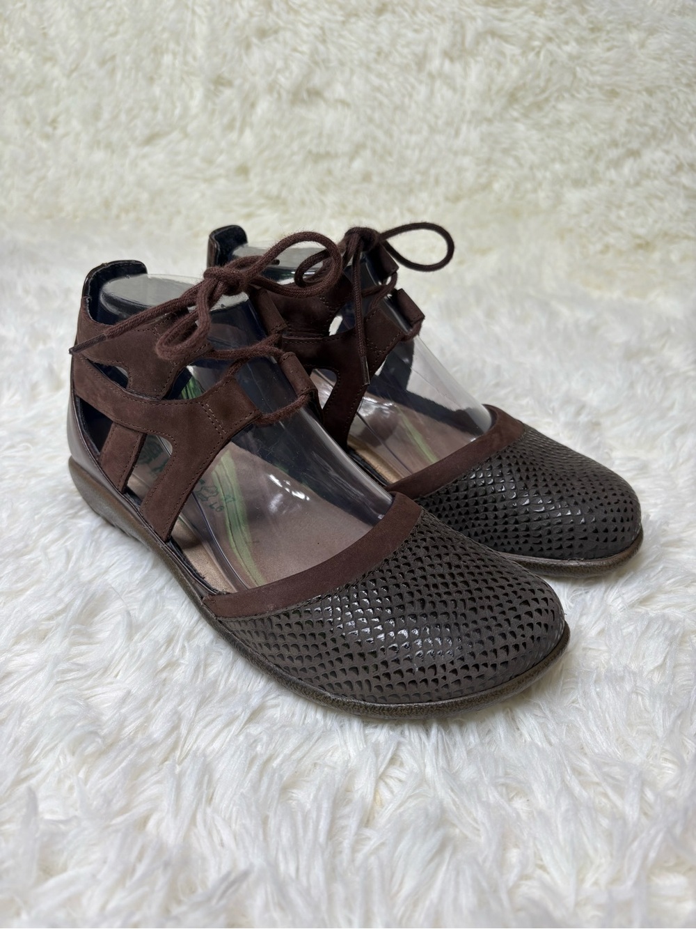 Naot Kata shoe, size 37 (6-6.5 US), Color Brown Croc/Coffee Bean/Pecan